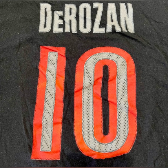 Demar Derozan Toronto Raptors T-Shirt - Picture 2 of 2